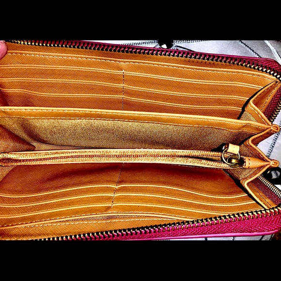 Women’s FOSSIL PINK WALLET - Picture 3 of 4